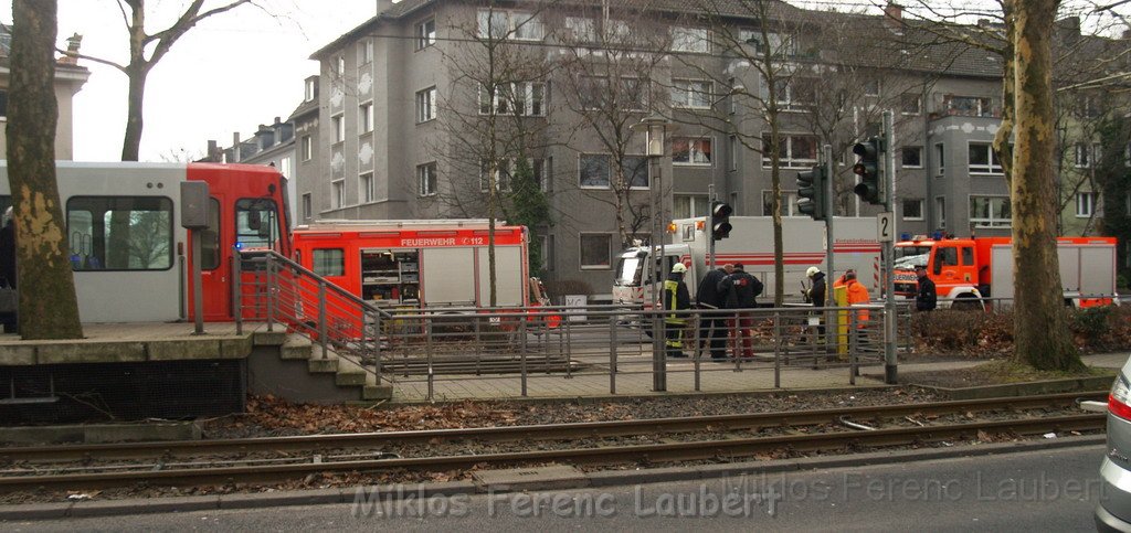 KVB Zug entgleist Koeln Suelz Suelzguertel P077.JPG